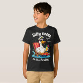 Silly Goose On The Cruise Funny Cruise Captain Tシャツ (正面フル)