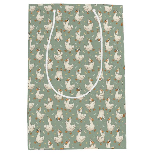 Silly Goose Party Parade Funny Birthday ミディアムペーパーバッグ (正面)