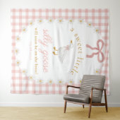 Silly Goose Pink Gingham Baby Shower Backdrop タペストリー (インサイチュ(横))