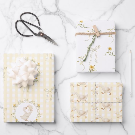 Silly Goose Yellow Gingham wildflower Baby Shower ラッピングペーパーシート (正面)