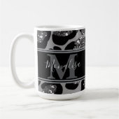 silver and black glittery monogramed personalized コーヒーマグカップ (左)