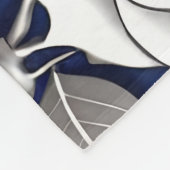 Silver And White Roses フリースブランケット (角)