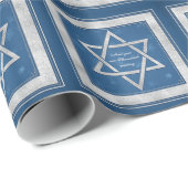 Silver Blue Star of David Customizable Hanukkah ラッピングペーパー (ロールコーナー)