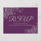 Silver Curls Elegant Plum Purple Wedding RSVP ポストカード (正面)