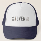 Silver Lab Mom Trucker Hat キャップ (正面)