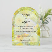 Simple Arched Die-Cut Yellow Floral Wedding 招待状 (スタンド正面)