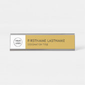 Simple Black and White - Add Logo, Name, Title デスクネームプレート (正面)