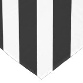 Simple Black and White Stripes at Angle Pattern ショートテーブルランナー (コーナー)