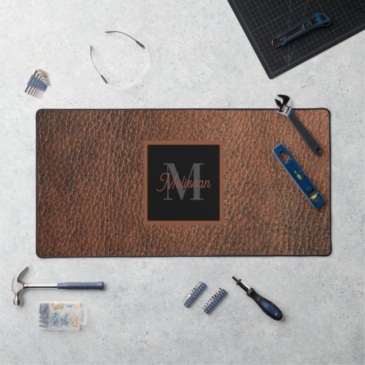 Simple Brown Leather Pattern Monogram Name  デスクマット (ワークステーション)
