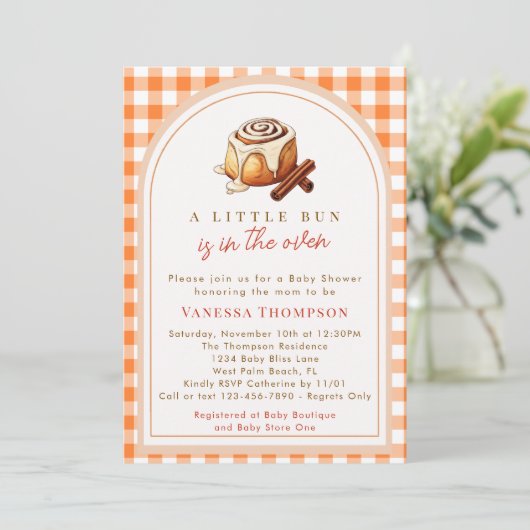 Simple Bun In The Oven Cinnamon Roll Baby Shower 招待状 (スタンド正面)