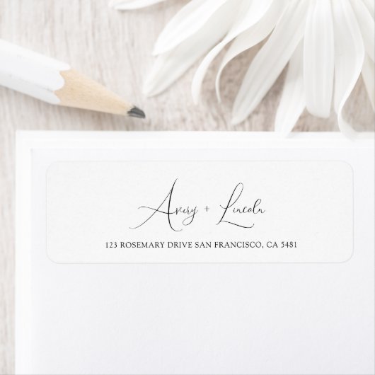 Simple Classy White & Black Script Wedding Address ラベル (インサイチュ)