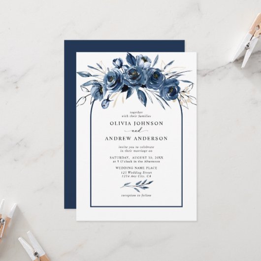 Simple Elegant Navy Blue Boho Floral Arch Wedding 招待状 (正面/裏面インサイチュ)