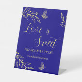 Simple gold floral royal blue wedding treat table 台座サイン (正面)