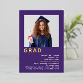 Simple Grad 2023 Photo Graduation Purple Gold Real 箔招待状 (立ち正面)