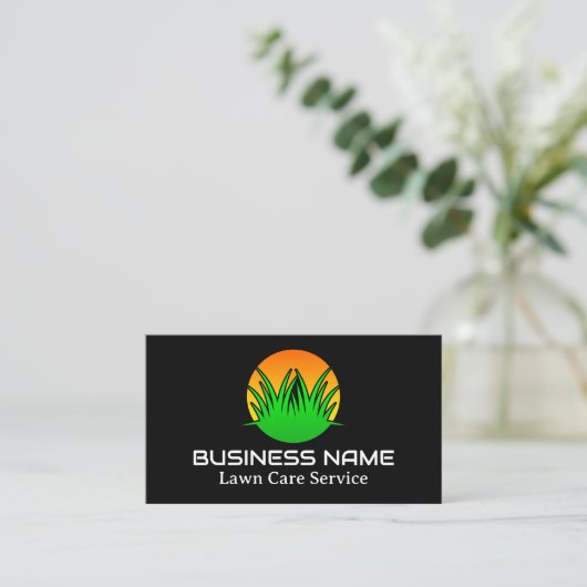 Simple Green Lawn Care Logo Business Card 名刺 (スタンド正面)
