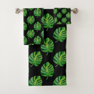 Simple Green Monstera Leaf Pattern on Black バスタオルセット