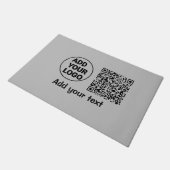 Simple minimal q r code add logo scan code name te ドアマット (アングル)