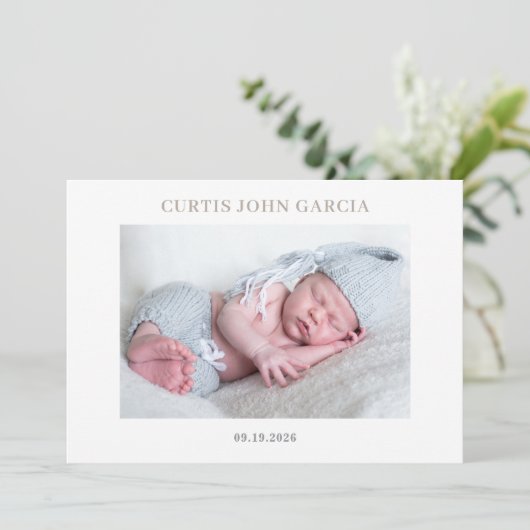Simple Minimal Taupe Photo Baby Announcement Card 招待状 (スタンド正面)