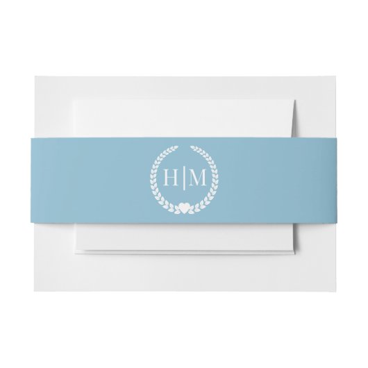 Simple Minimalist Frosted Frozen Blue Monogram 招待状ベリーバンド (正面例)