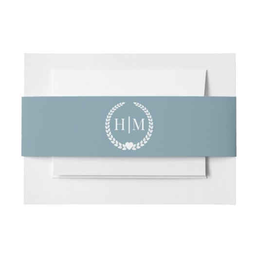 Simple Minimalist Icy Slate Blue Monogram Wedding 招待状ベリーバンド (正面例)