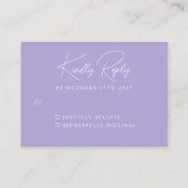Simple Minimalist Lavender Script Custom RSVP エンクロージャーカード (正面)