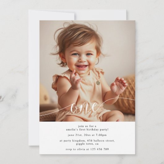 Simple Modern Baby's 1st Birthday Photo 招待状 (正面)