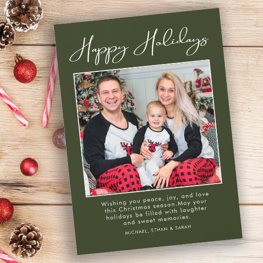 Simple Modern Family Photo Happy Holidays Card シーズンカード