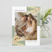 Simple Pine Branches Gold & Green Photo Christmas シーズンカード (スタンド正面)