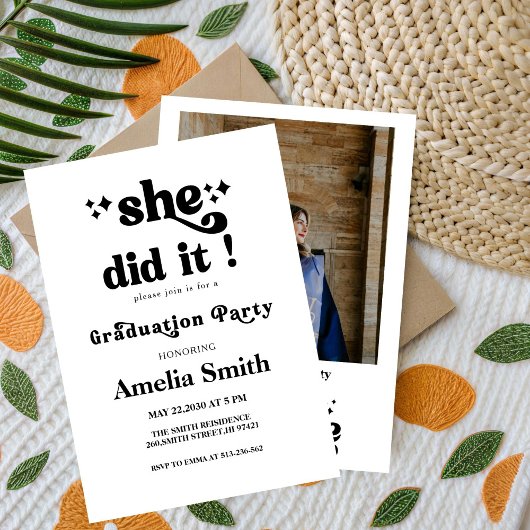 Simple Retro Boho Graduation Class of 2026  招待状