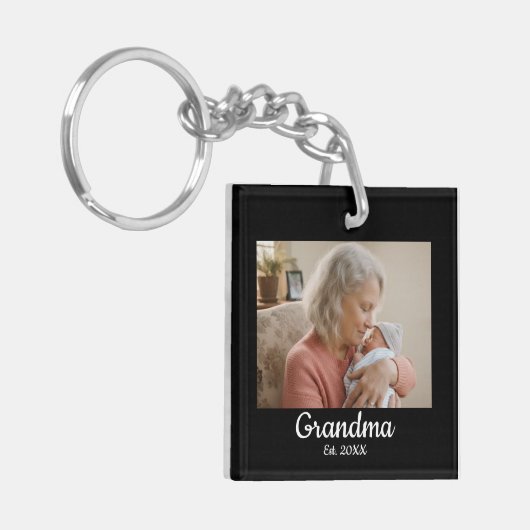 Simple Script Grandma Est.Photo Year Black キーホルダー (正面左)