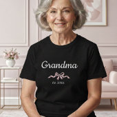 Simple Script Grandma Est. Year Pink Bow  Tシャツ