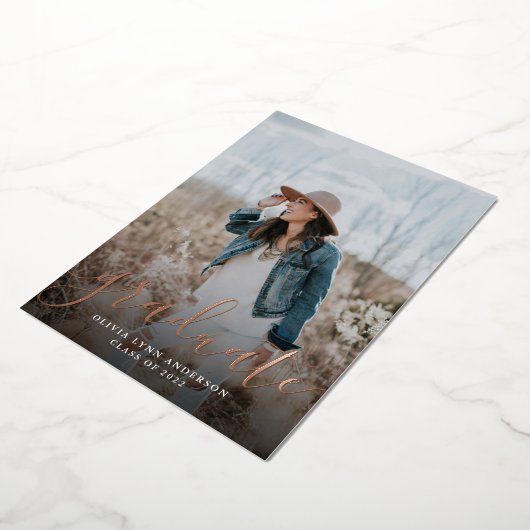 Simple Script Rose Gold Graduation Announcement 箔招待状 (回転した状態)