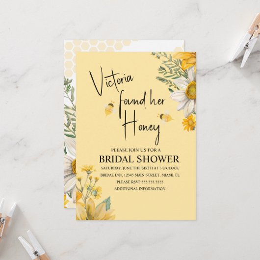 Simple She’s Found Her Honey Bee Bridal Shower 招待状 (正面/裏面インサイチュ)