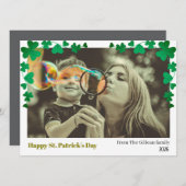 Simple St. patrick's day Shamrocks family photo  シーズンカード (正面/裏面)