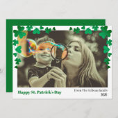 Simple St. patrick's day Shamrocks family photo  シーズンカード (正面/裏面)