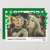 Simple St. patrick's day Shamrocks family photo  シーズンカード (正面/裏面)