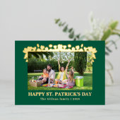 Simple St patricks day Shamrocks family photo 箔シーズンカード (立ち正面)