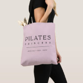 Simple Typography Modern Pink Pilates Princess トートバッグ (クローズアップ)