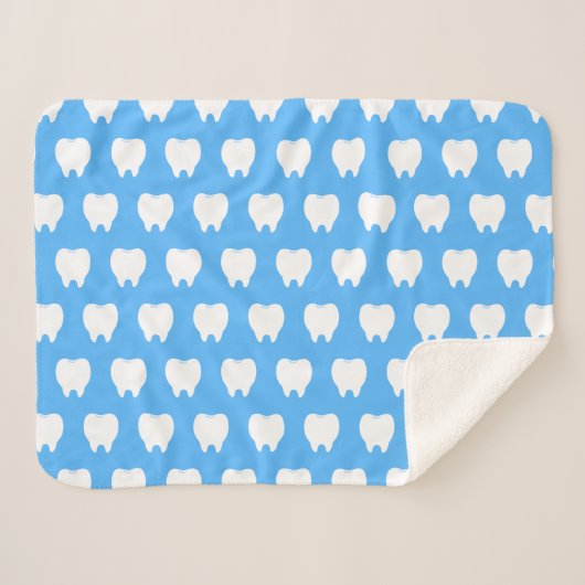 Simple White Tooth with Light Blue Pattern – Clean シェルパブランケット (正面(横))