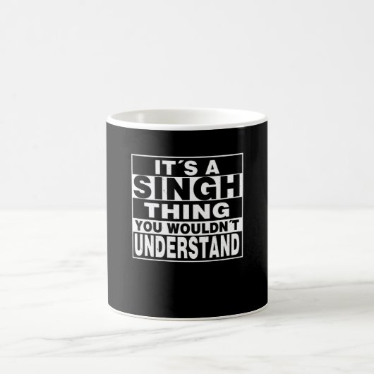 SINGH姓のパーソナライズされたギフト コーヒーマグカップ (中央)