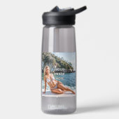 SIP! 💦 オリジナルデザインのCamelBak Eddyボトル ウォーターボトル (左面)