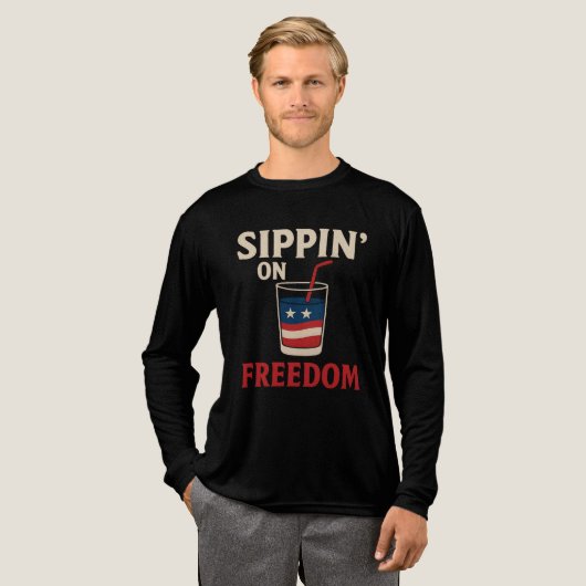 Sippin’ on Freedom – Patriotic 4th of July T-Shirt トライブレンドＴシャツ (正面全体)