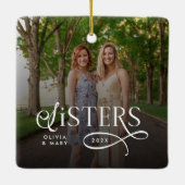 Sisters Photo Personalized Monogram セラミックオーナメント (裏面)