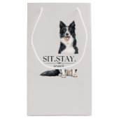 Sit. Stay. Snack. | グレーとベージュのお菓子袋 スモールペーパーバッグ (裏面)