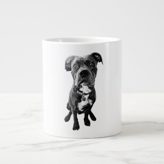 Sitting Dog Portrait Mug – Realistic Black & White ジャンボコーヒーマグカップ (正面)