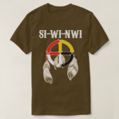 SIWINWIショーニー族先住民アメリカンインディアンメディ Tシャツ (デザイン正面)