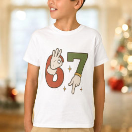 Six Seven 67 6 7 Christmas Santa Elf Meme Tシャツ
