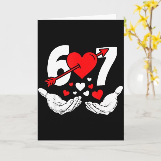 Six Seven 67 6 7 Kids 67 Meme Hands Funny Valentin カード (黄色い花)