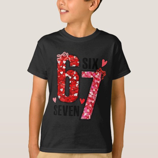 Six Seven 67 Hearts 6 7 Meme Boys Girls Kids Valen Tシャツ (正面)