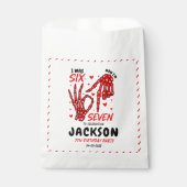 Six Seven Birthday Skeleton Hands Party フェイバーバッグ (正面)